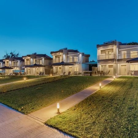 V Luxury Apartments Posidi Bagian luar foto