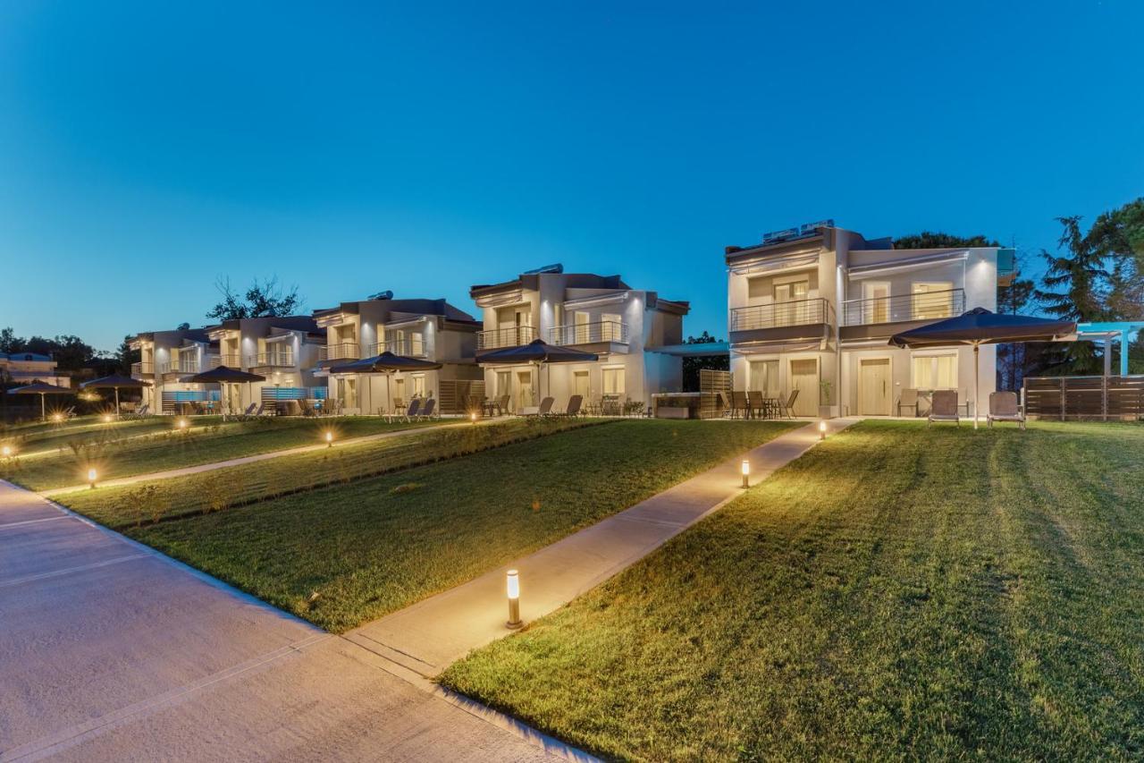 V Luxury Apartments Posidi Bagian luar foto