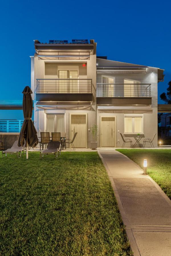 V Luxury Apartments Posidi Bagian luar foto