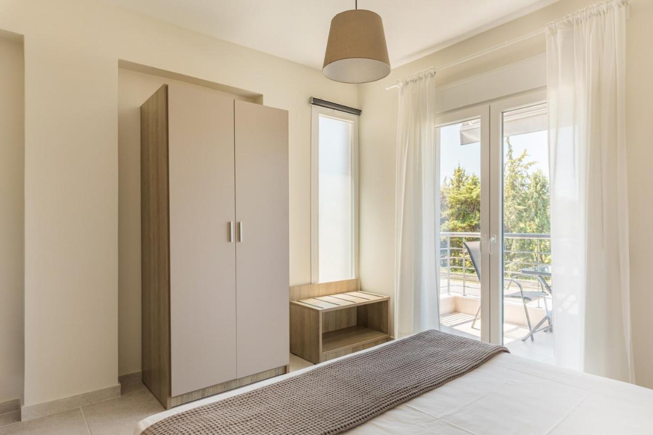 V Luxury Apartments Posidi Bagian luar foto