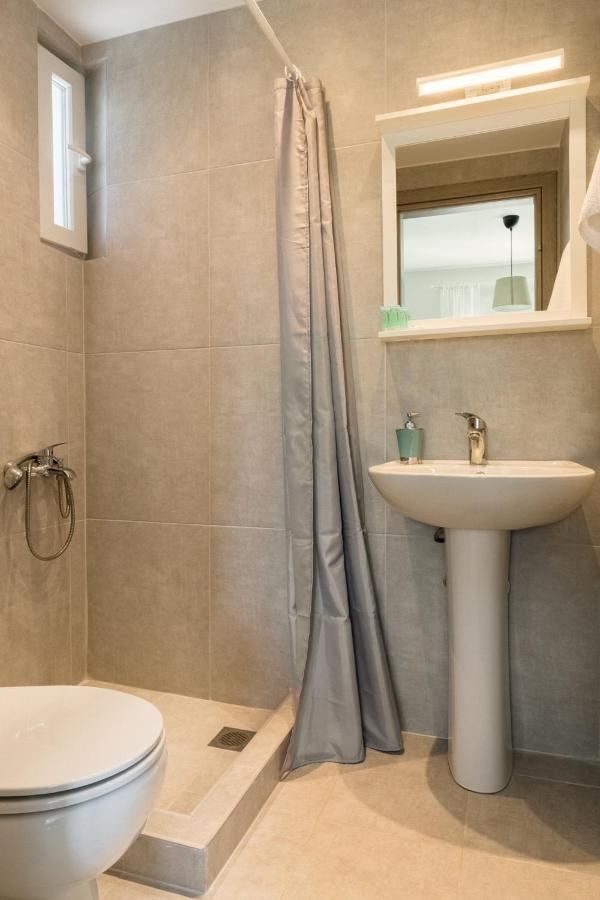 V Luxury Apartments Posidi Bagian luar foto