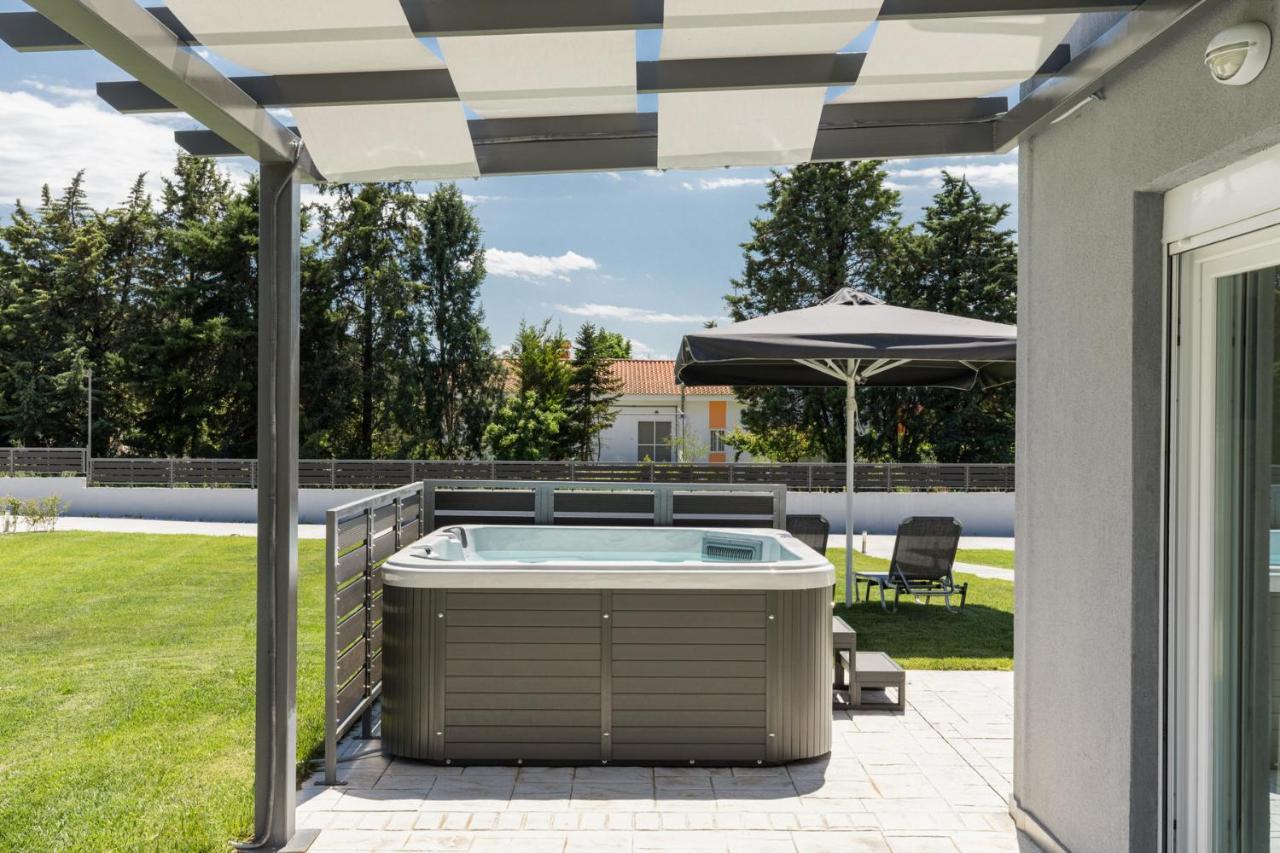 V Luxury Apartments Posidi Bagian luar foto