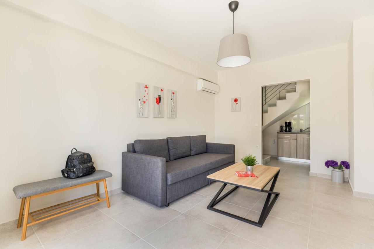 V Luxury Apartments Posidi Bagian luar foto