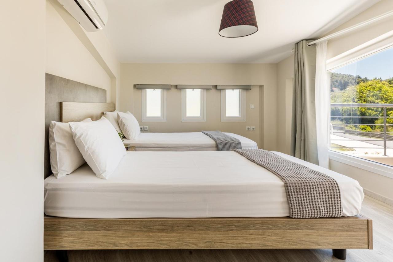 V Luxury Apartments Posidi Bagian luar foto