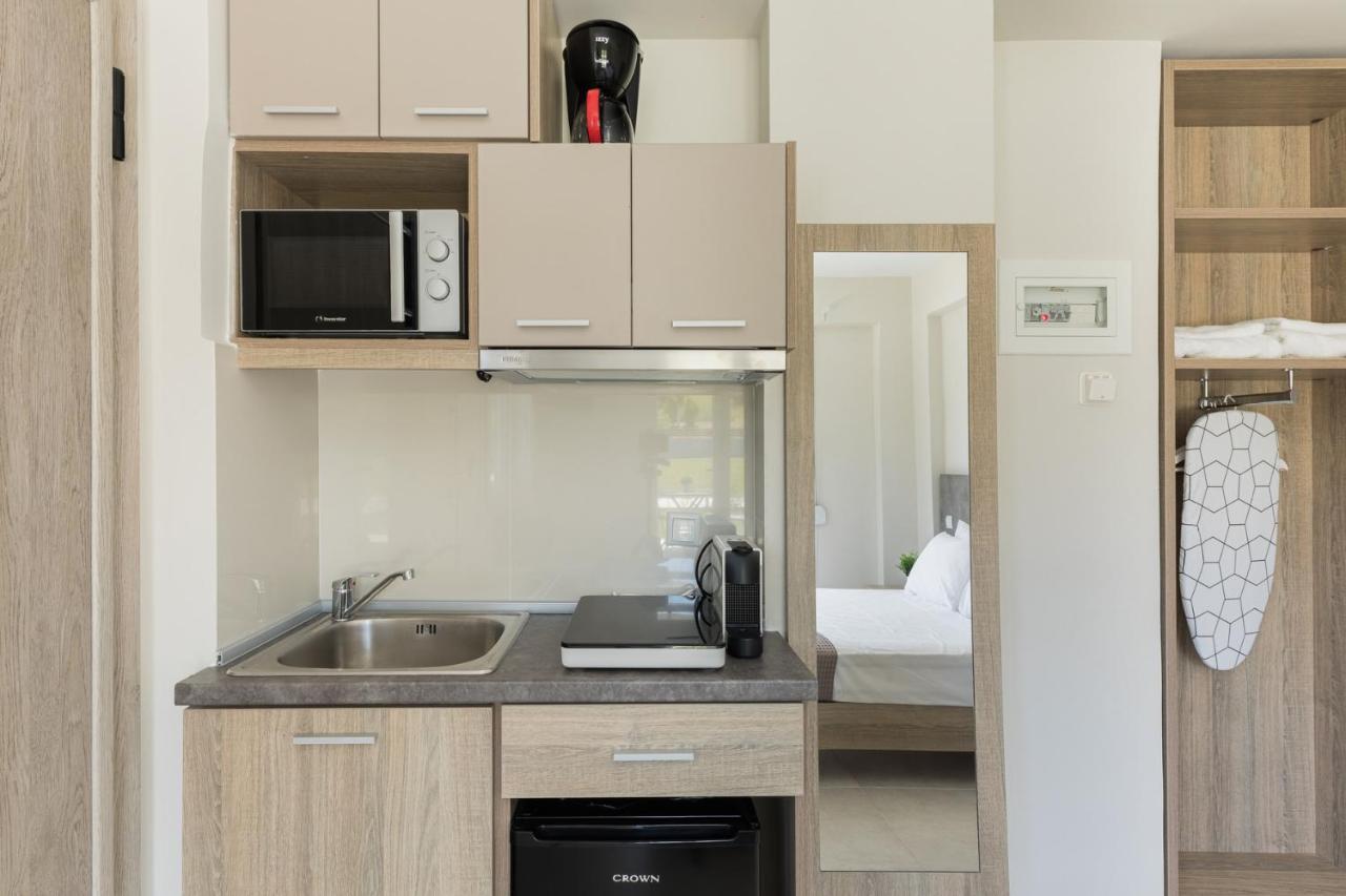 V Luxury Apartments Posidi Bagian luar foto