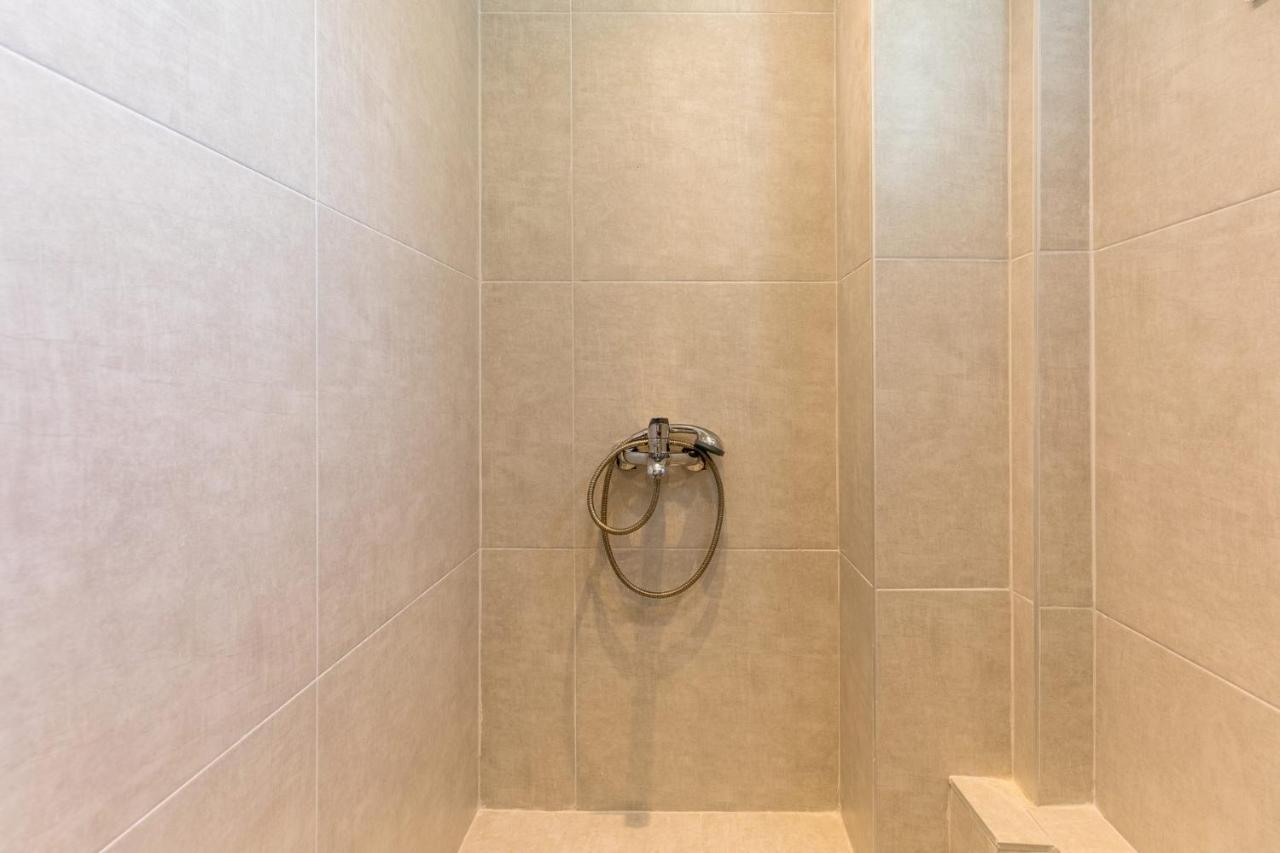 V Luxury Apartments Posidi Bagian luar foto