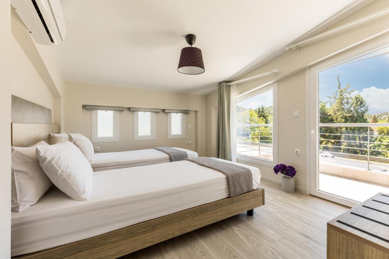 V Luxury Apartments Posidi Bagian luar foto