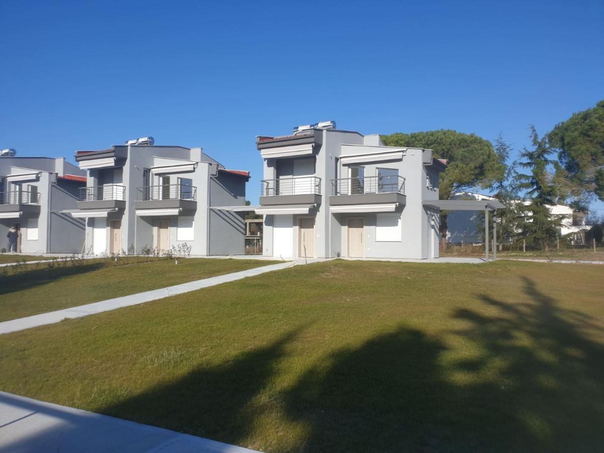 V Luxury Apartments Posidi Bagian luar foto